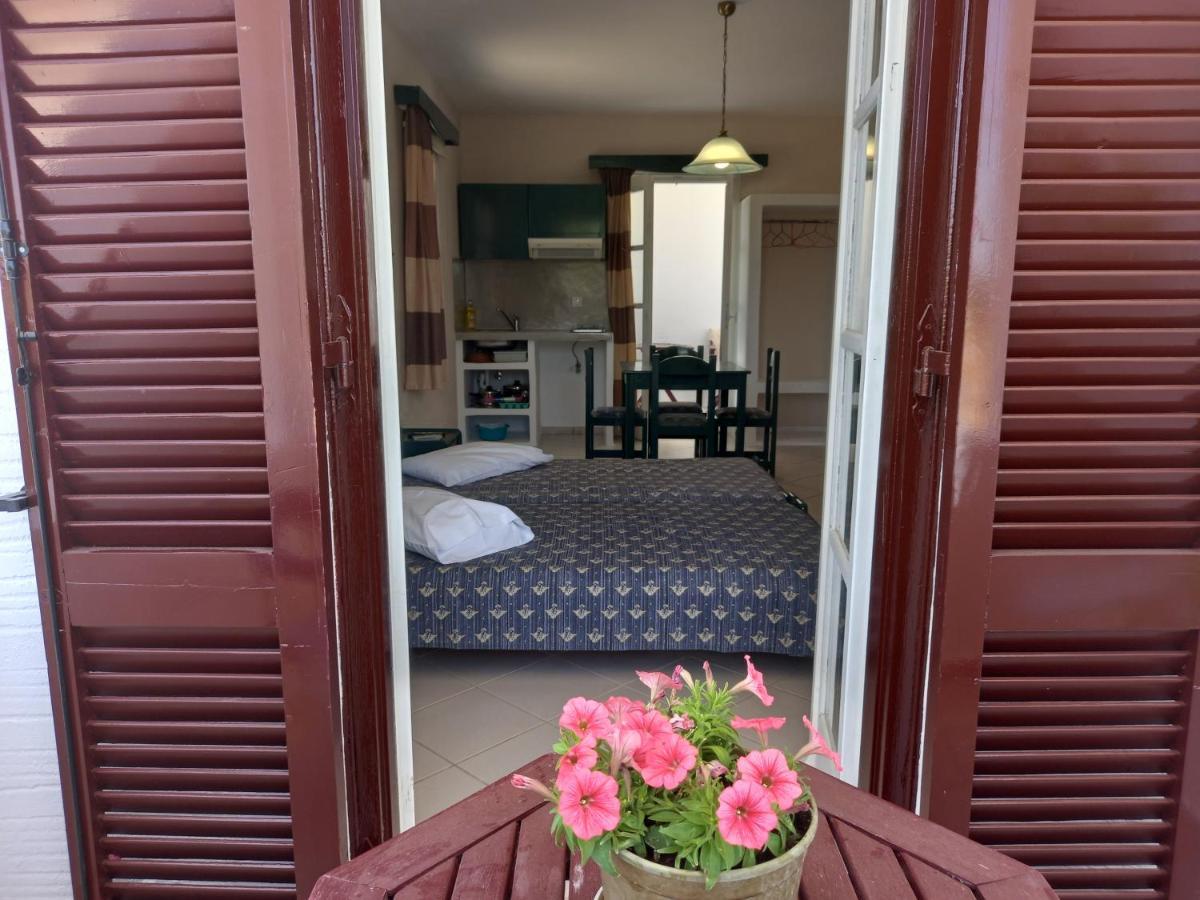 Joanna'S Rooms On The Beach Plaka  Bagian luar foto
