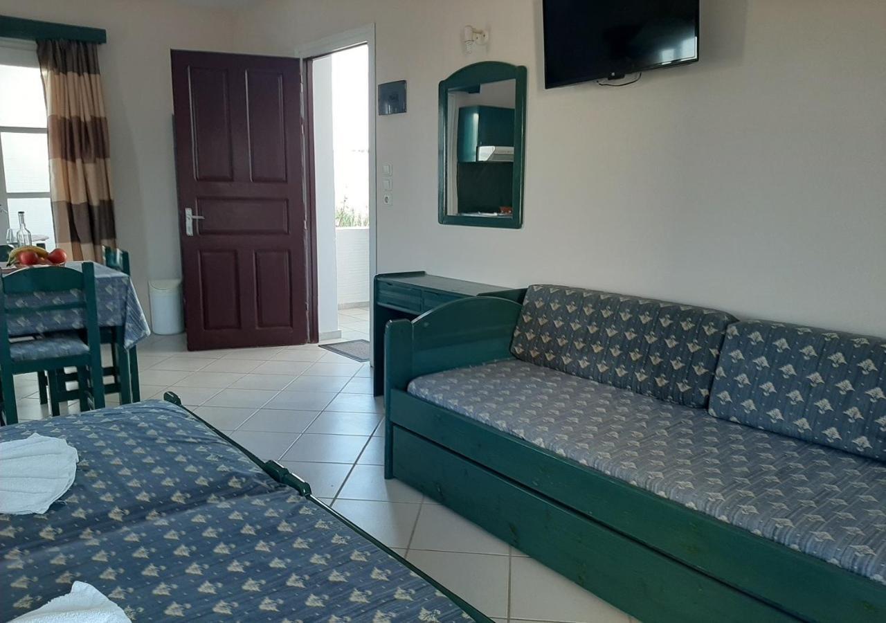 Joanna'S Rooms On The Beach Plaka  Ruang foto